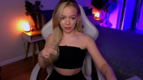 Ella online show from April 3, 2026, 5:49 am