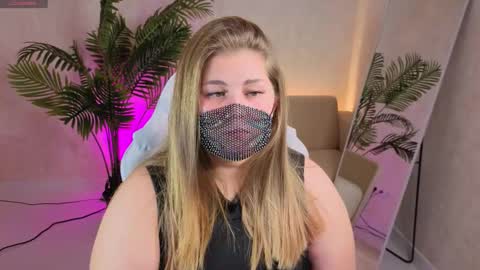 Snapshot of ellaya_ chatting on October 23, 2025, 8:24 am Scarlet online show from October 23, 2025, 8:24 am