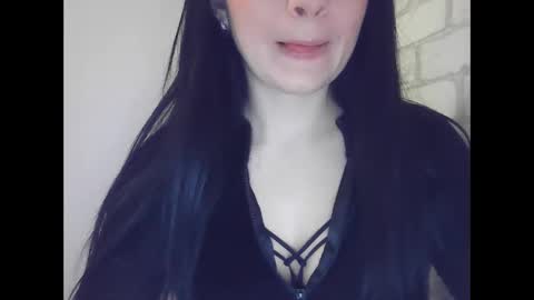Snapshot of elle010843 chatting on January 5, 2025, 2:41 pm elle010843 online show from January 5, 2025, 2:41 pm
