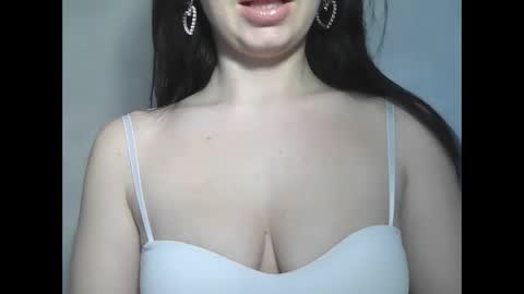 Snapshot of elle010843 chatting on February 10, 2025, 12:08 pm elle010843 online show from February 10, 2025, 12:08 pm