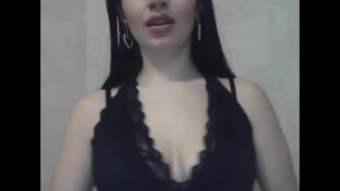 Snapshot of elle010843 chatting on February 12, 2025, 8:38 am elle010843 online show from February 12, 2025, 8:38 am