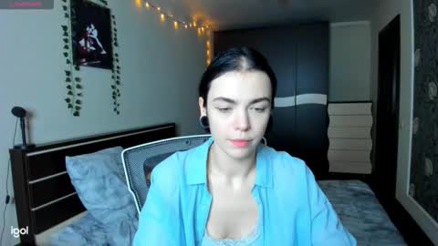 Luna online show from October 27, 2025, 3:32 am