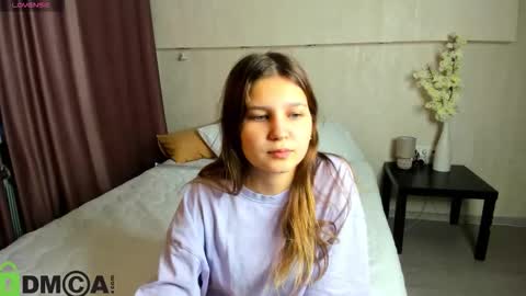 elle_ellise online show from September 30, 2025, 12:15 am