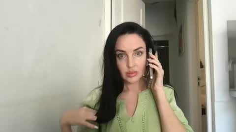 Snapshot of elle_melle chatting on January 12, 2025, 3:57 pm elle_melle online show from January 12, 2025, 3:57 pm