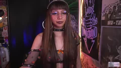 follow me on instagram .    online show from October 22, 2025, 3:23 pm