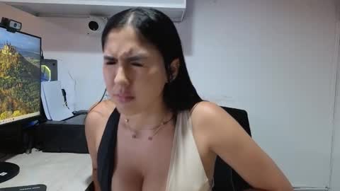 Snapshot of ellecollinss chatting on October 9, 2025, 11:47 pm S O F I A 3 Try my private online show from October 9, 2025, 11:47 pm