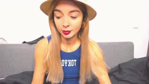 ellen_flow online show from December 5, 2024, 5:48 am