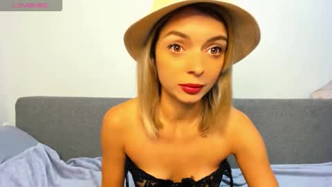 ellen_flow online show from October 15, 2025, 9:48 pm