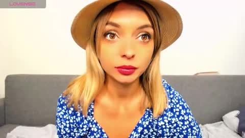 ellen_flow online show from November 7, 2025, 9:26 pm