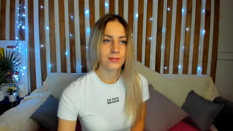 Snapshot of ellen_ross chatting on March 2, 2025, 4:17 am Ellen online show from March 2, 2025, 4:17 am