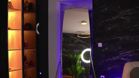 EllenKarter online show from February 5, 2025, 8:57 pm