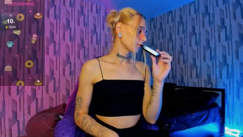 Snapshot of elli_26 chatting on December 7, 2024, 8:44 am Ellie online show from December 7, 2024, 8:44 am