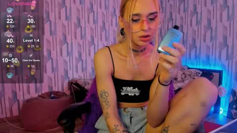 Snapshot of elli_26 chatting on January 5, 2025, 10:21 am Ellie online show from January 5, 2025, 10:21 am