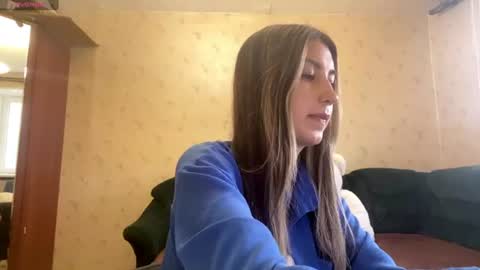 elliaudirsch online show from July 10, 2026, 2:52 pm