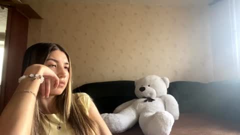 elliaudirsch online show from July 11, 2026, 8:28 am