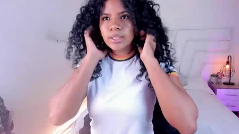Snapshot of ellie_alves chatting on March 3, 2025, 12:05 pm Ellie online show from March 3, 2025, 12:05 pm