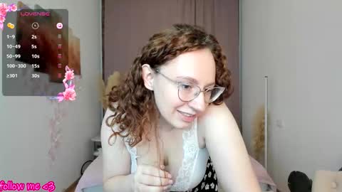 Snapshot of ellie_coy_ chatting on October 4, 2025, 7:28 am Ellie online show from October 4, 2025, 7:28 am