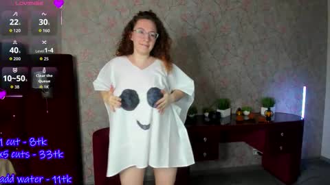 Snapshot of ellie_coy_ chatting on October 30, 2025, 1:45 pm Ellie online show from October 30, 2025, 1:45 pm