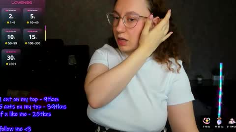 Snapshot of ellie_coy_ chatting on November 9, 2025, 12:14 pm Ellie online show from November 9, 2025, 12:14 pm