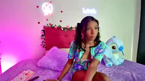 ellie_cute7 online show from June 2, 2026, 7:49 pm