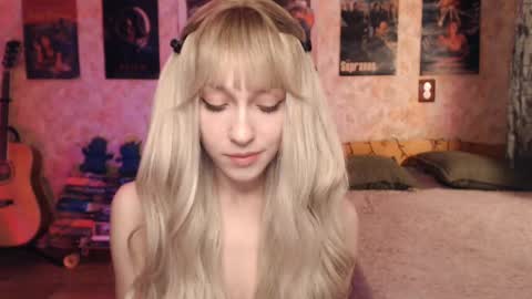 Snapshot of ellie_friendly chatting on February 2, 2025, 12:09 am ellie_friendly online show from February 2, 2025, 12:09 am