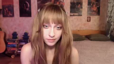 Snapshot of ellie_friendly chatting on July 2, 2026, 12:32 am ellie_friendly online show from July 2, 2026, 12:32 am
