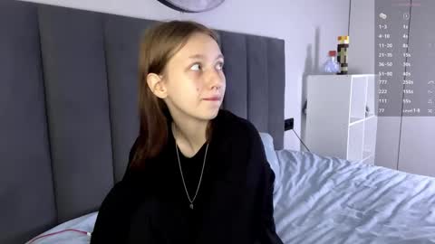 Ellie online show from October 3, 2025, 7:05 am