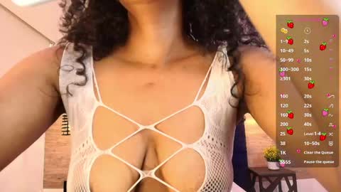 elliee_alves online show from April 17, 2026, 6:00 pm