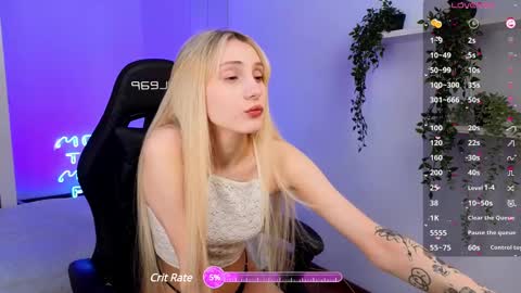 Snapshot of elliefrost chatting on February 6, 2025, 9:49 pm elliefrost online show from February 6, 2025, 9:49 pm