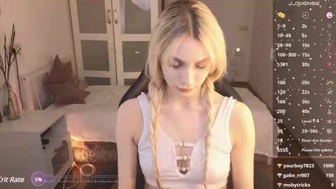 Snapshot of elliefrost chatting on February 24, 2025, 3:33 am elliefrost online show from February 24, 2025, 3:33 am