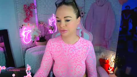 EllieKarr online show from January 17, 2025, 1:04 am