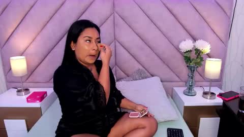   online show from November 3, 2025, 12:17 pm