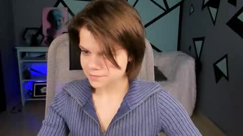 elliemurler online show from October 15, 2025, 8:47 am