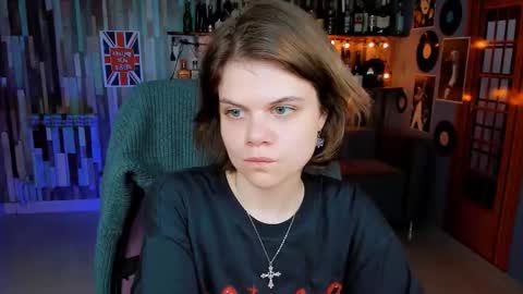 elliemurler online show from November 15, 2025, 9:06 am