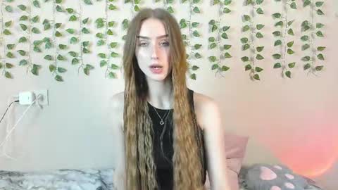 ellierough online show from June 15, 2026, 3:31 am