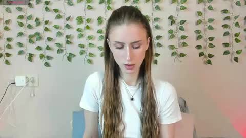 ellierough online show from June 18, 2026, 4:24 am