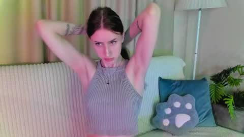 ellierough online show from July 14, 2026, 3:22 am