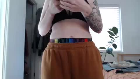 Ellie Rowyn online show from February 6, 2026, 8:01 pm