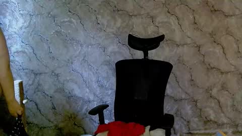 Snapshot of ellies_8 chatting on October 5, 2025, 5:06 am Ellie online show from October 5, 2025, 5:06 am