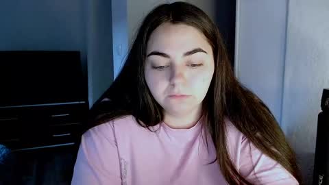 Ellie online show from May 24, 2026, 3:22 am