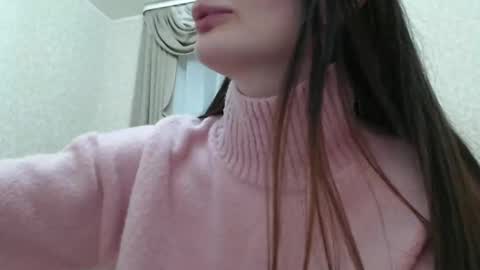 Snapshot of elliewalkersdreamgirl chatting on December 13, 2024, 4:27 pm Effie1818 online show from December 13, 2024, 4:27 pm