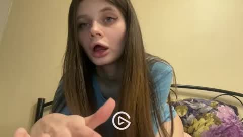 Snapshot of elliewalkersdreamgirl chatting on December 24, 2024, 8:16 pm Effie1818 online show from December 24, 2024, 8:16 pm