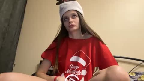 Snapshot of elliewalkersdreamgirl chatting on December 26, 2024, 12:46 am Effie1818 online show from December 26, 2024, 12:46 am