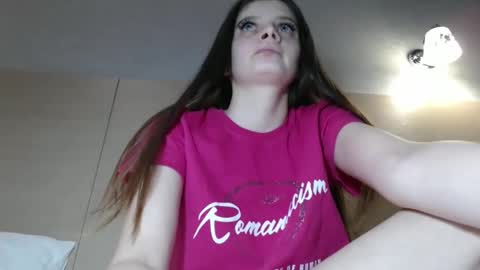 Snapshot of elliewalkersdreamgirl chatting on December 29, 2024, 8:26 pm Effie1818 online show from December 29, 2024, 8:26 pm