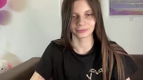 Snapshot of elliewalkersdreamgirl chatting on February 4, 2025, 5:55 pm Effie1818 online show from February 4, 2025, 5:55 pm
