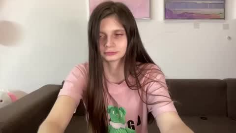 Snapshot of elliewalkersdreamgirl chatting on February 6, 2025, 1:38 am Effie1818 online show from February 6, 2025, 1:38 am