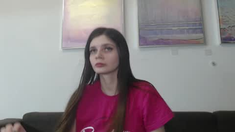Snapshot of elliewalkersdreamgirl chatting on February 9, 2025, 5:43 pm Effie1818 online show from February 9, 2025, 5:43 pm