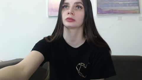 Snapshot of elliewalkersdreamgirl chatting on February 20, 2025, 6:13 pm Effie1818 online show from February 20, 2025, 6:13 pm