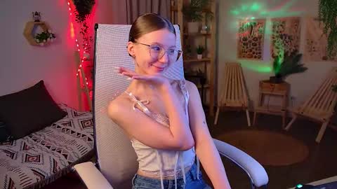 Elli online show from March 25, 2026, 6:19 am