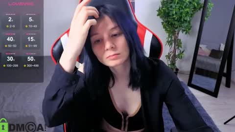 Ellin online show from November 12, 2025, 9:47 pm